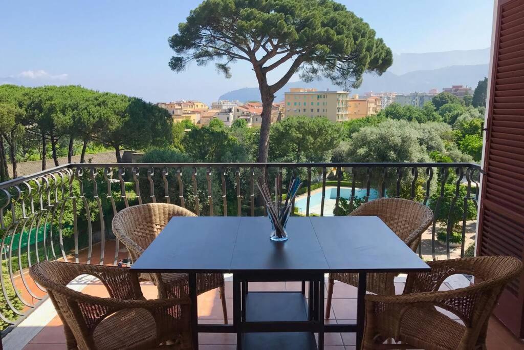Cozy Sorrento Apartment Bagian luar foto